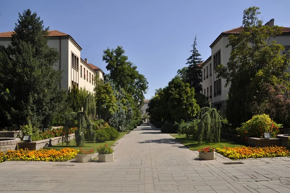 ANKARA ÜNİVERSİTESİ ZİRAAT FAKÜLTESİ GENEL ALTYAPI YENİLEME, BÜYÜK ONARIM VE UYGULAMA İŞİ